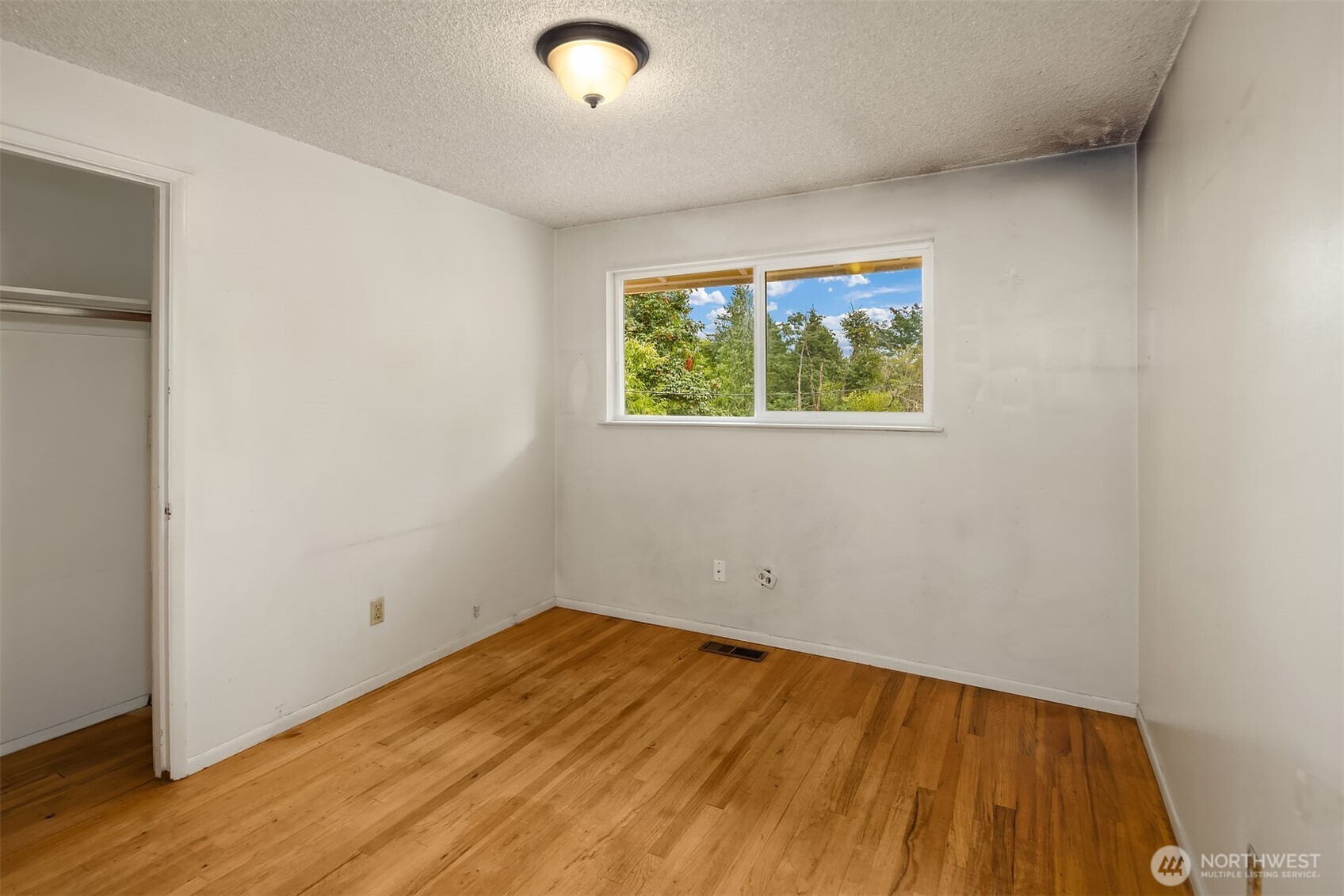 18061 28th Avenue Property Photo 10