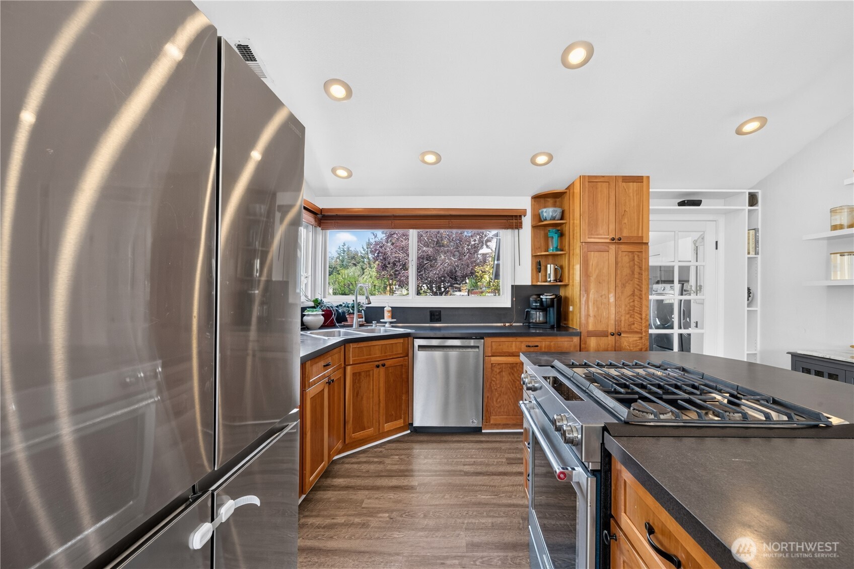 503 Gove Street Property Photo 7
