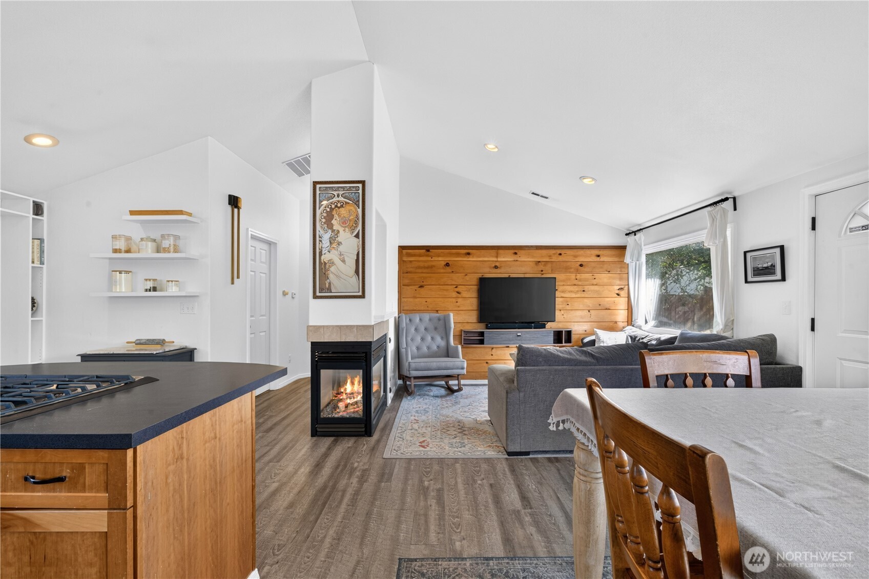503 Gove Street Property Photo 8