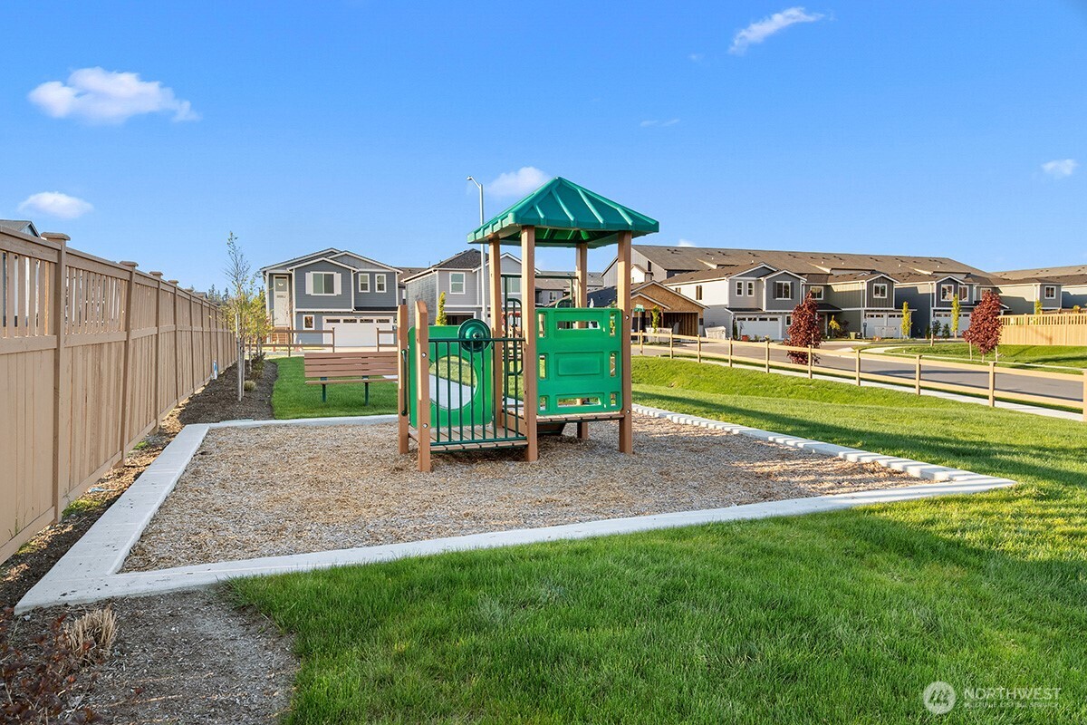 2027 169th Street Property Photo 6