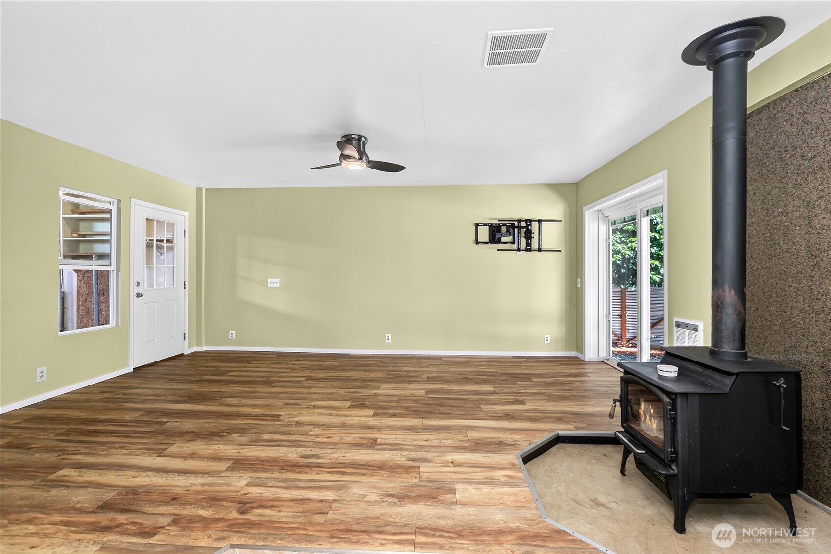 3410 Slater Road Property Photo 12