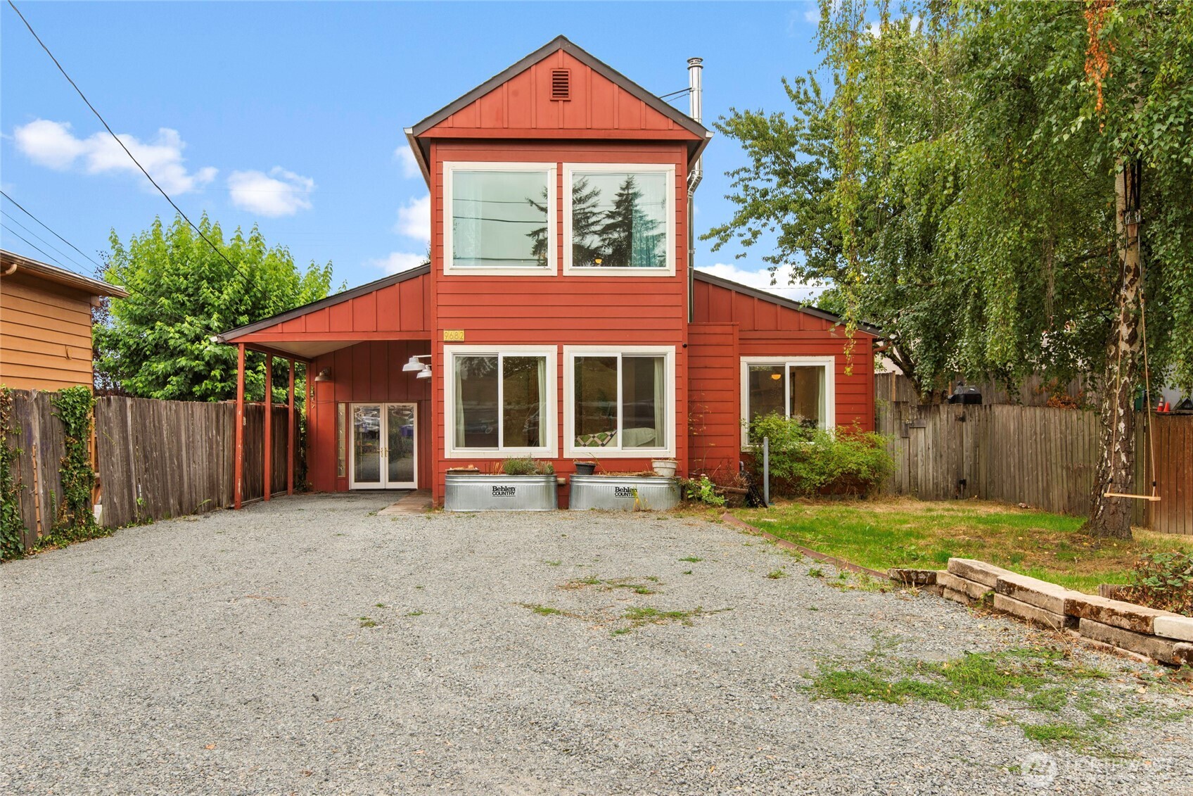 9682 Beacon Avenue Property Photo 2