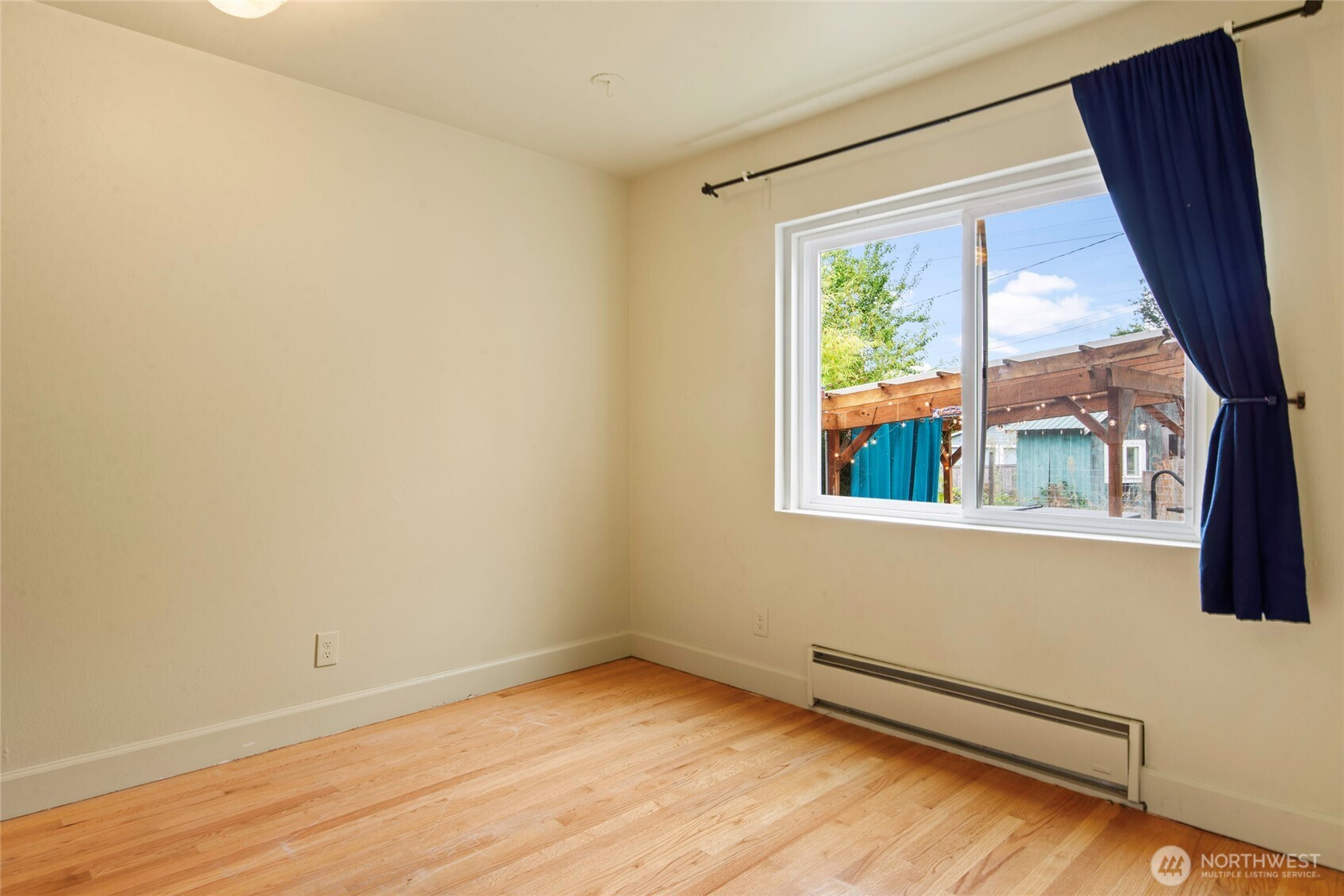 9682 Beacon Avenue Property Photo 14