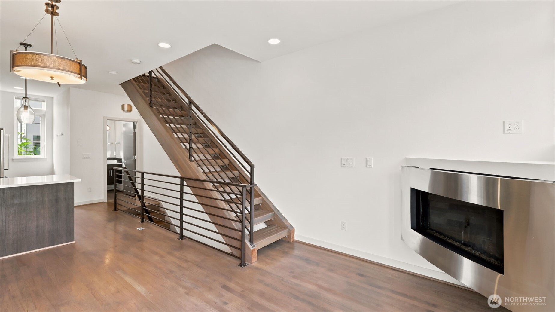 7459 Woodlawn Avenue A Property Photo 5