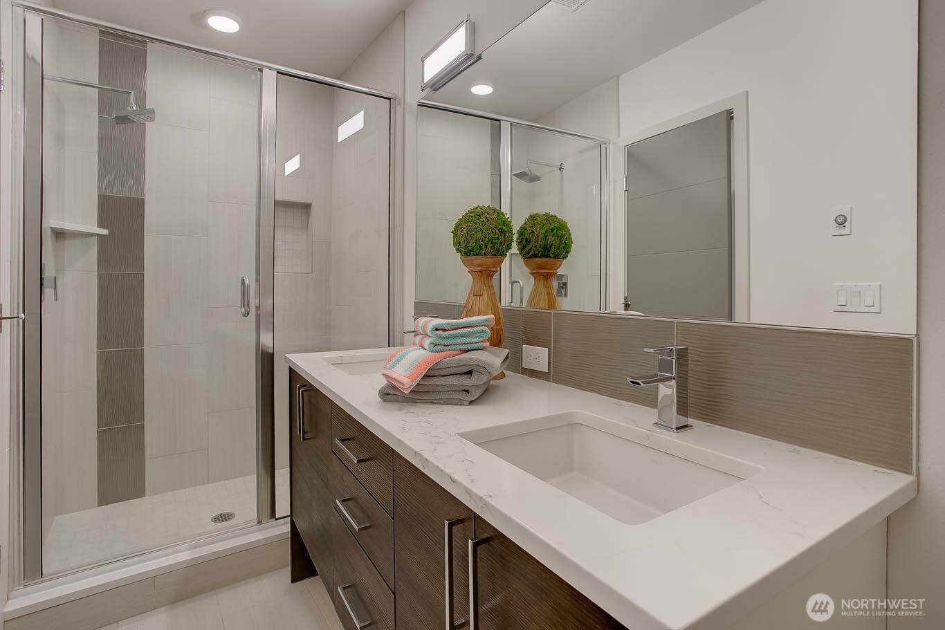 7459 Woodlawn Avenue A Property Photo 14