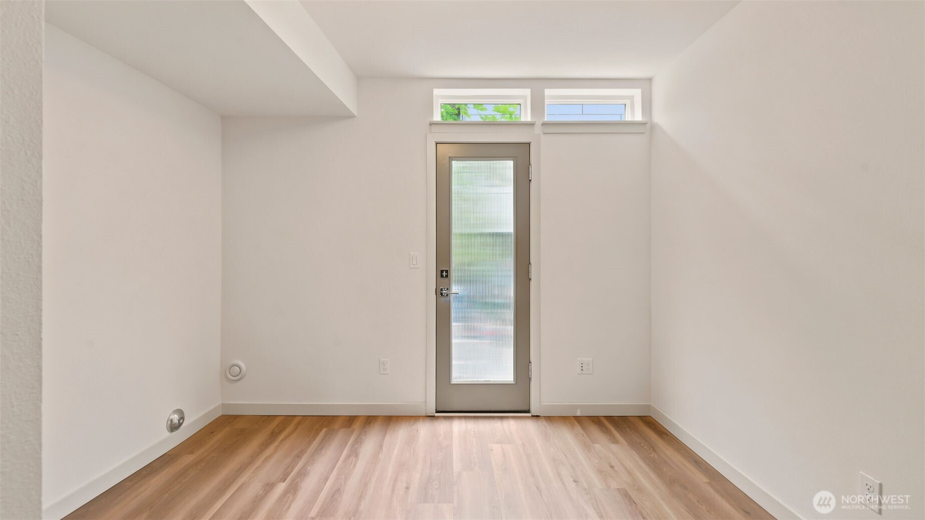 7459 Woodlawn Avenue A Property Photo 16