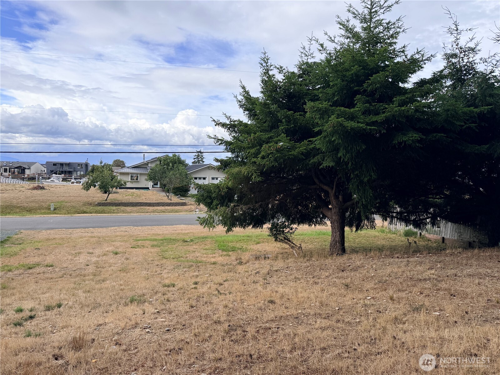 3687 Shorewood Avenue Property Photo 4
