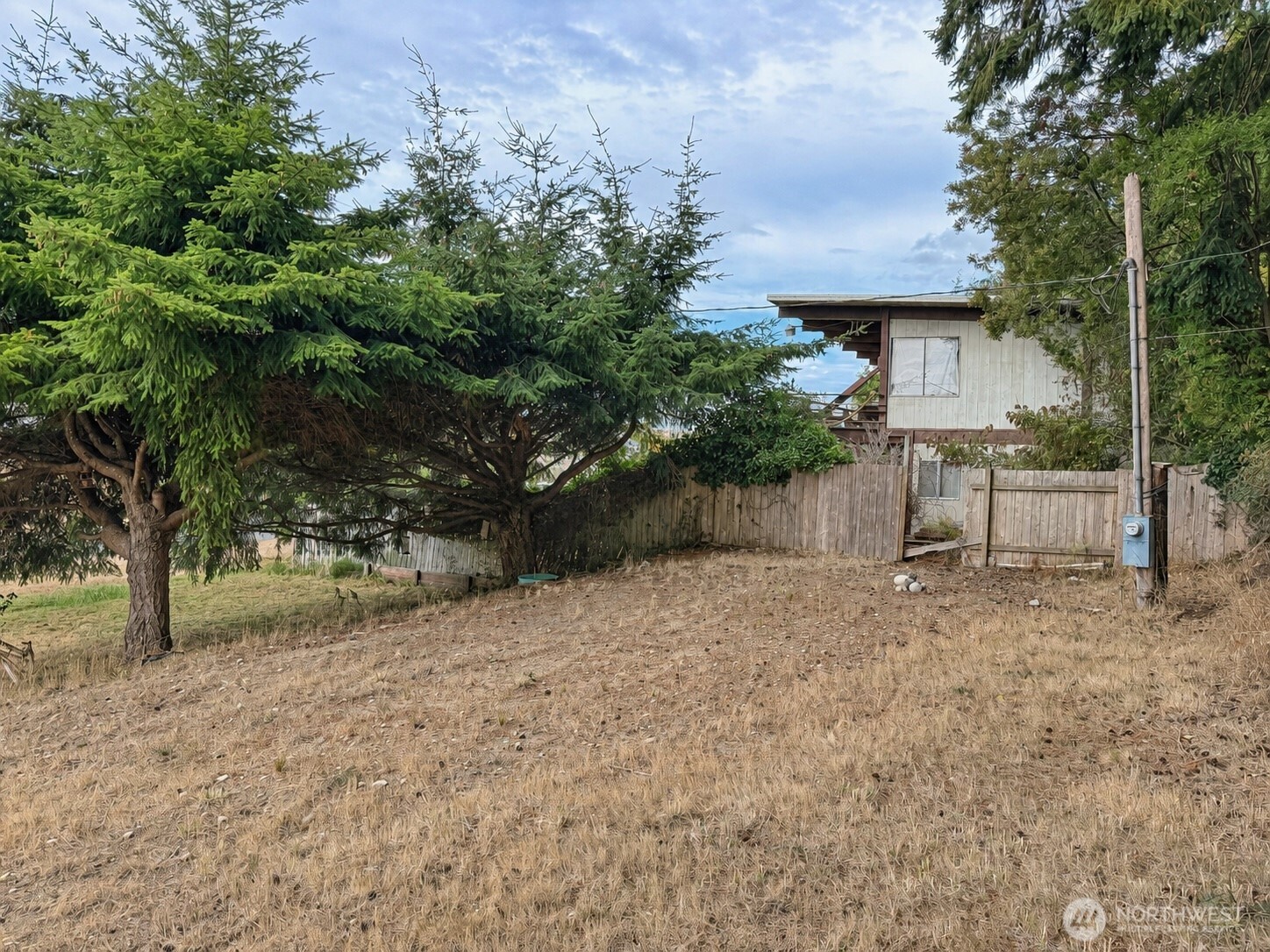 3687 Shorewood Avenue Property Photo 5