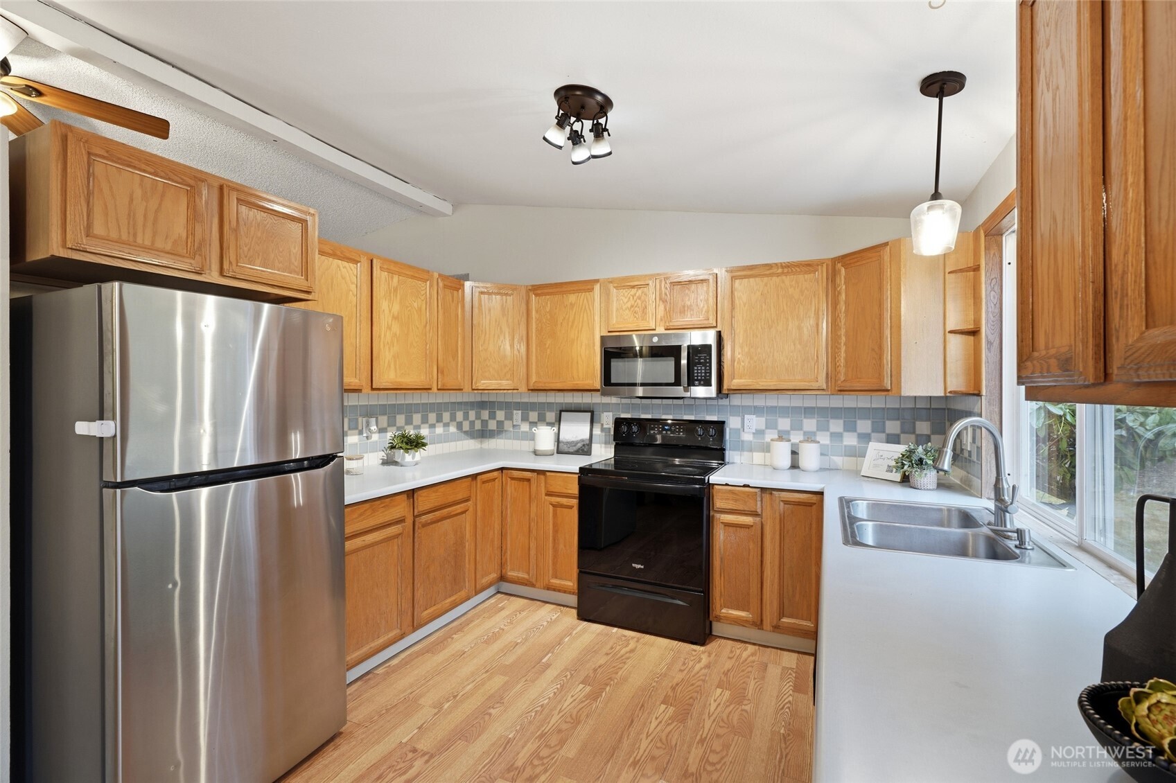 112 19th Avenue Property Photo 9