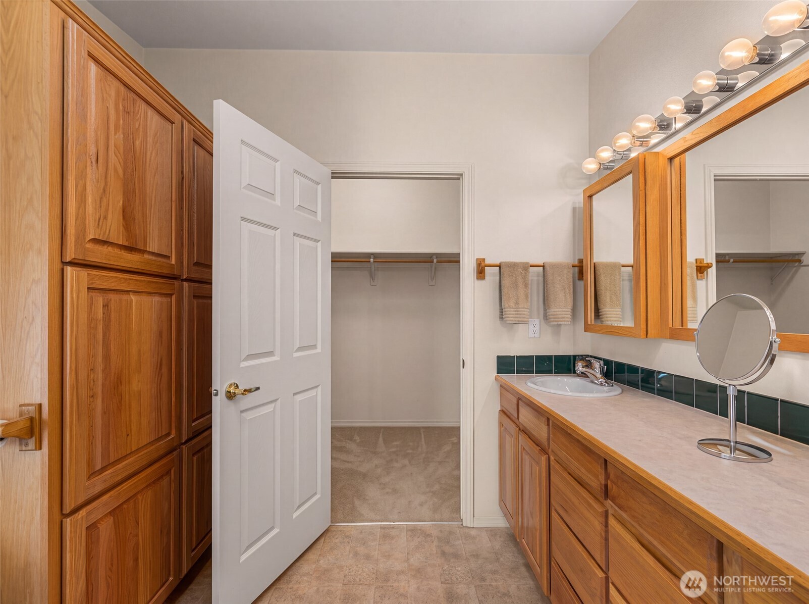 944 Sunrise Drive Property Photo 29