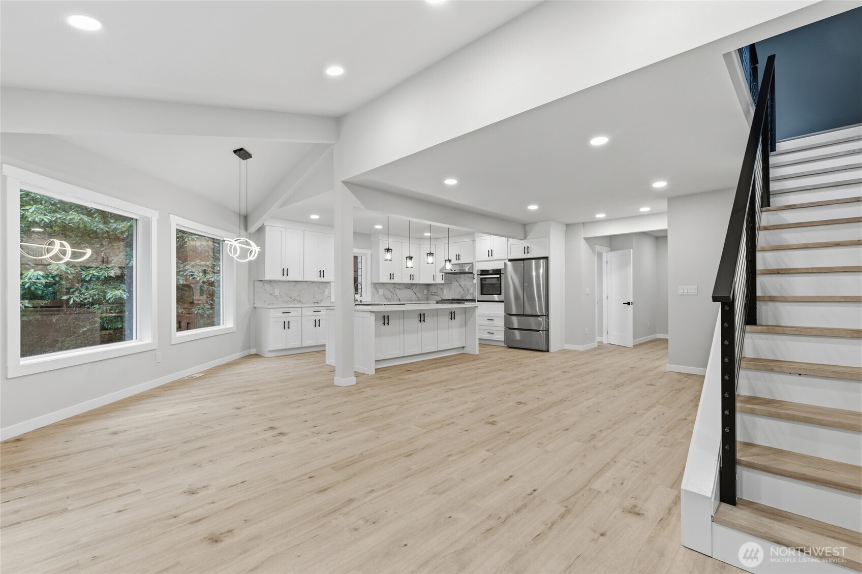 10953 N Madison Avenue Property Photo 9