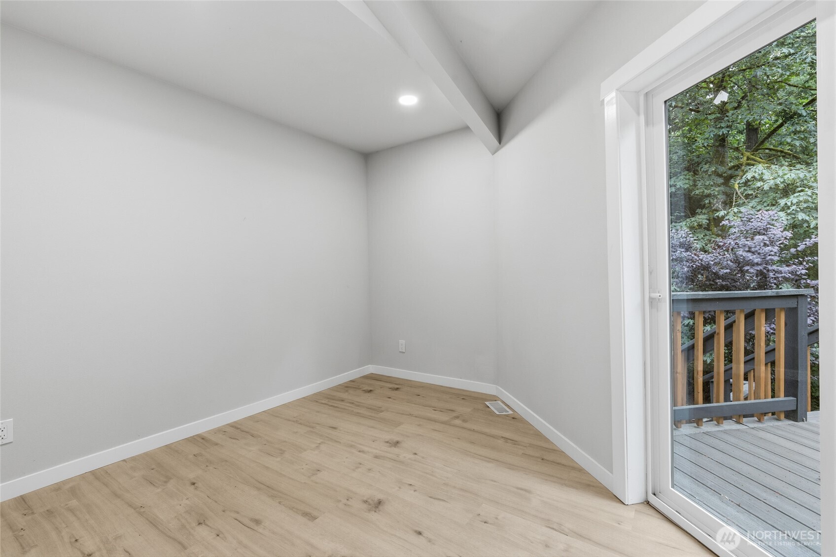 10953 N Madison Avenue Property Photo 13