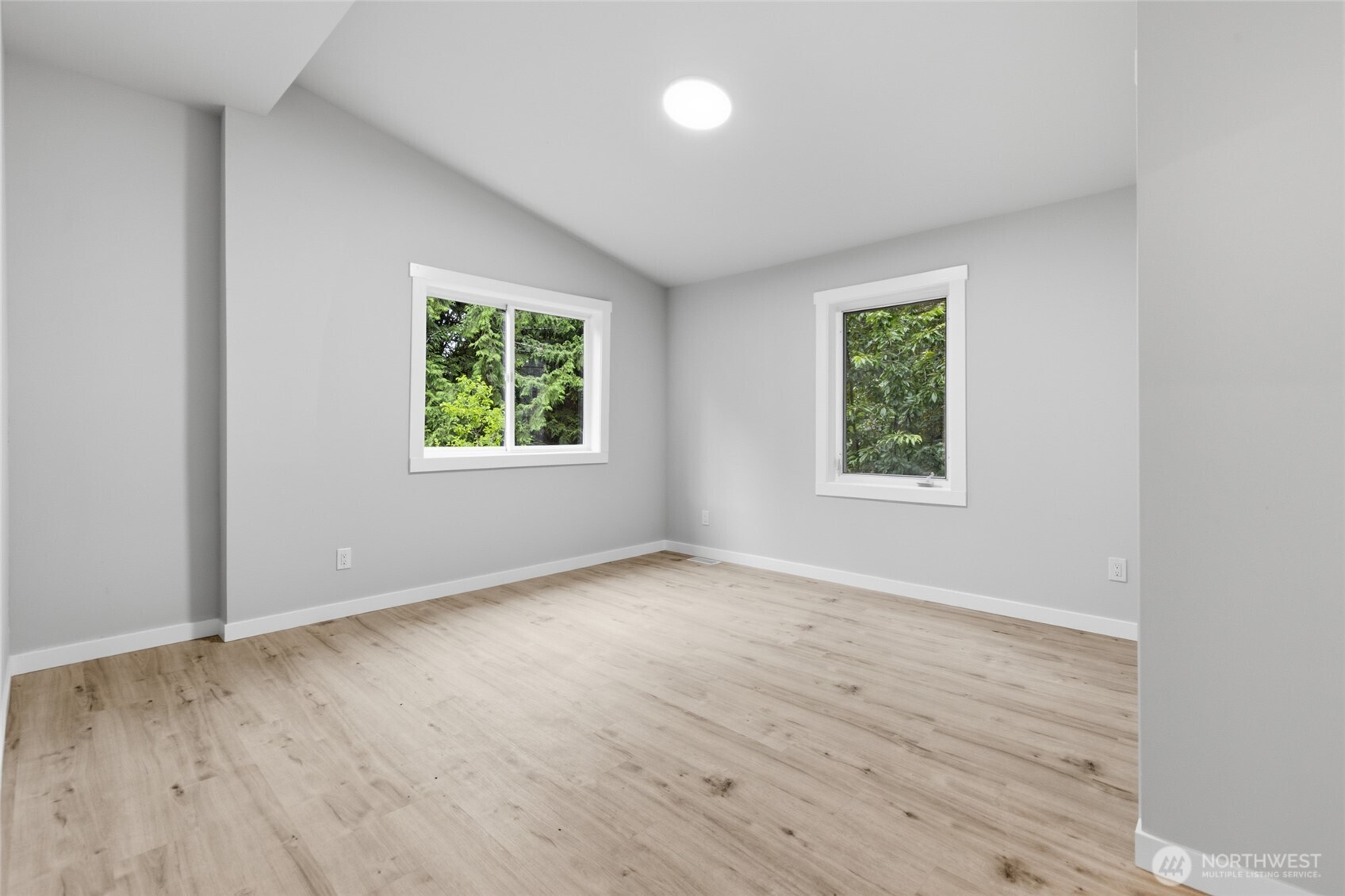10953 N Madison Avenue Property Photo 17