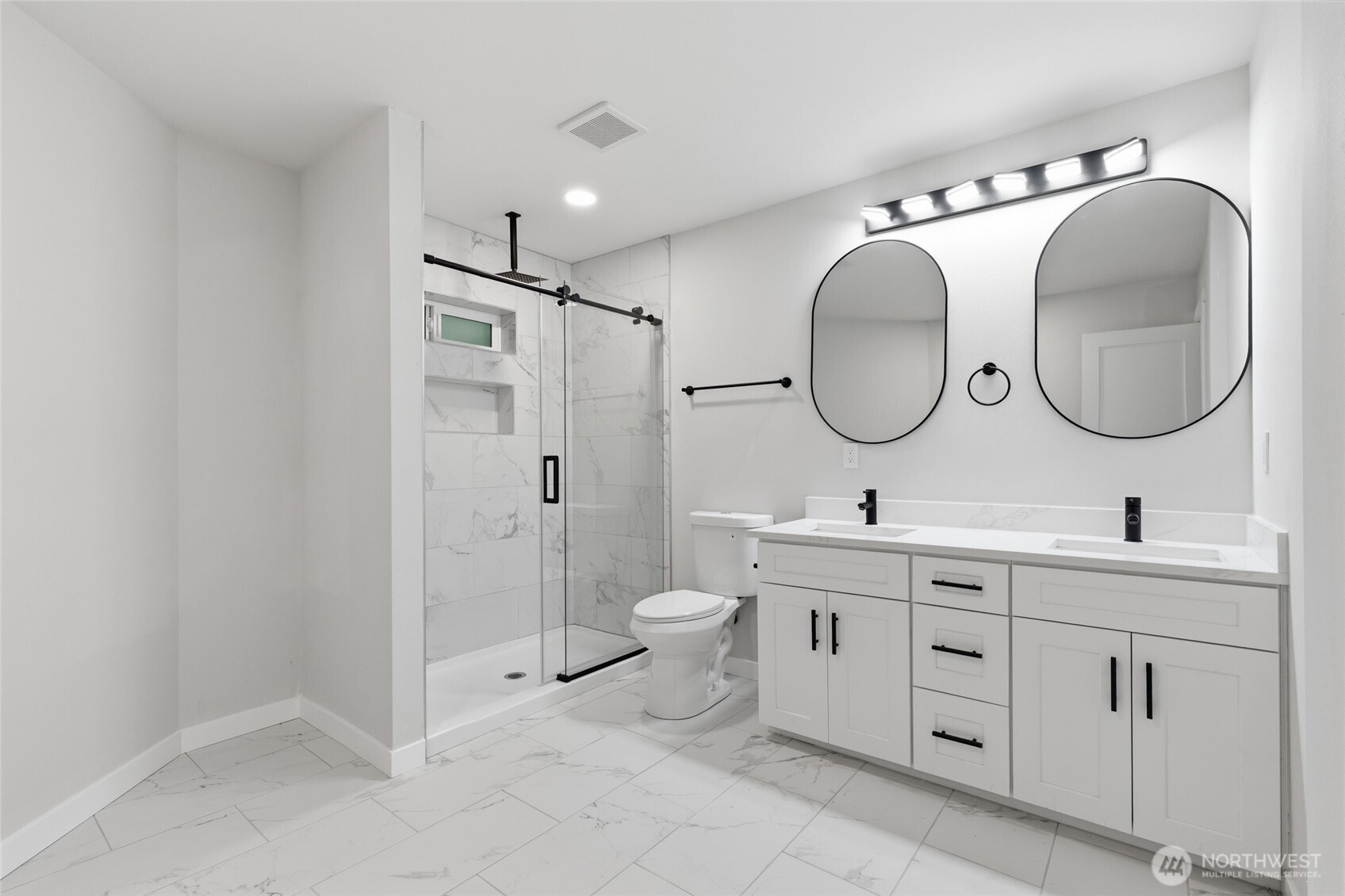 10953 N Madison Avenue Property Photo 20