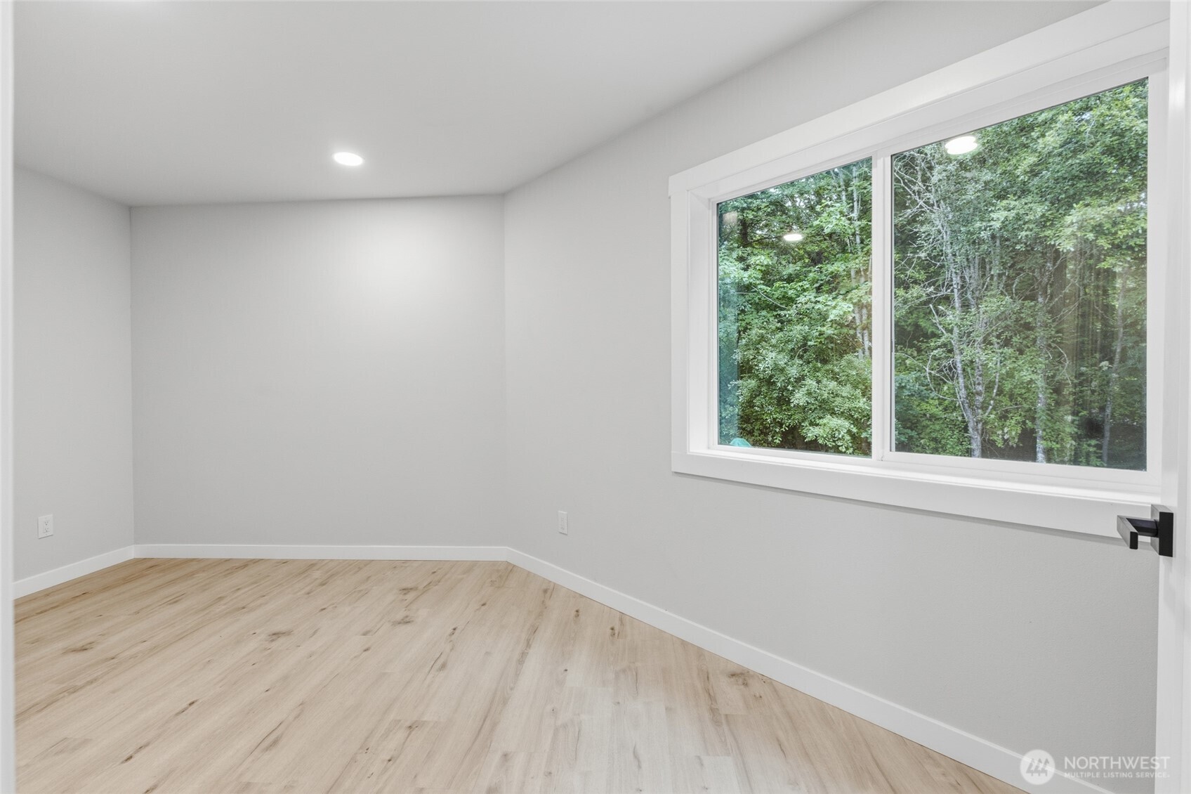 10953 N Madison Avenue Property Photo 21