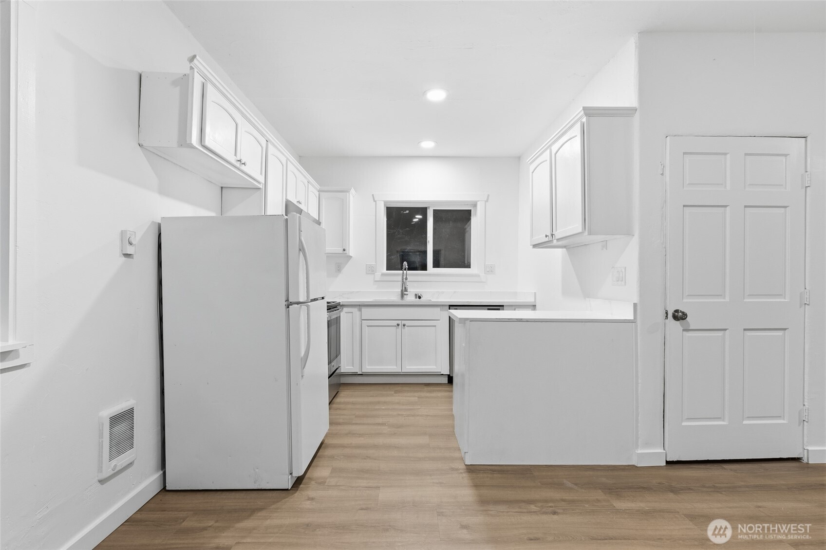 10953 N Madison Avenue Property Photo 34