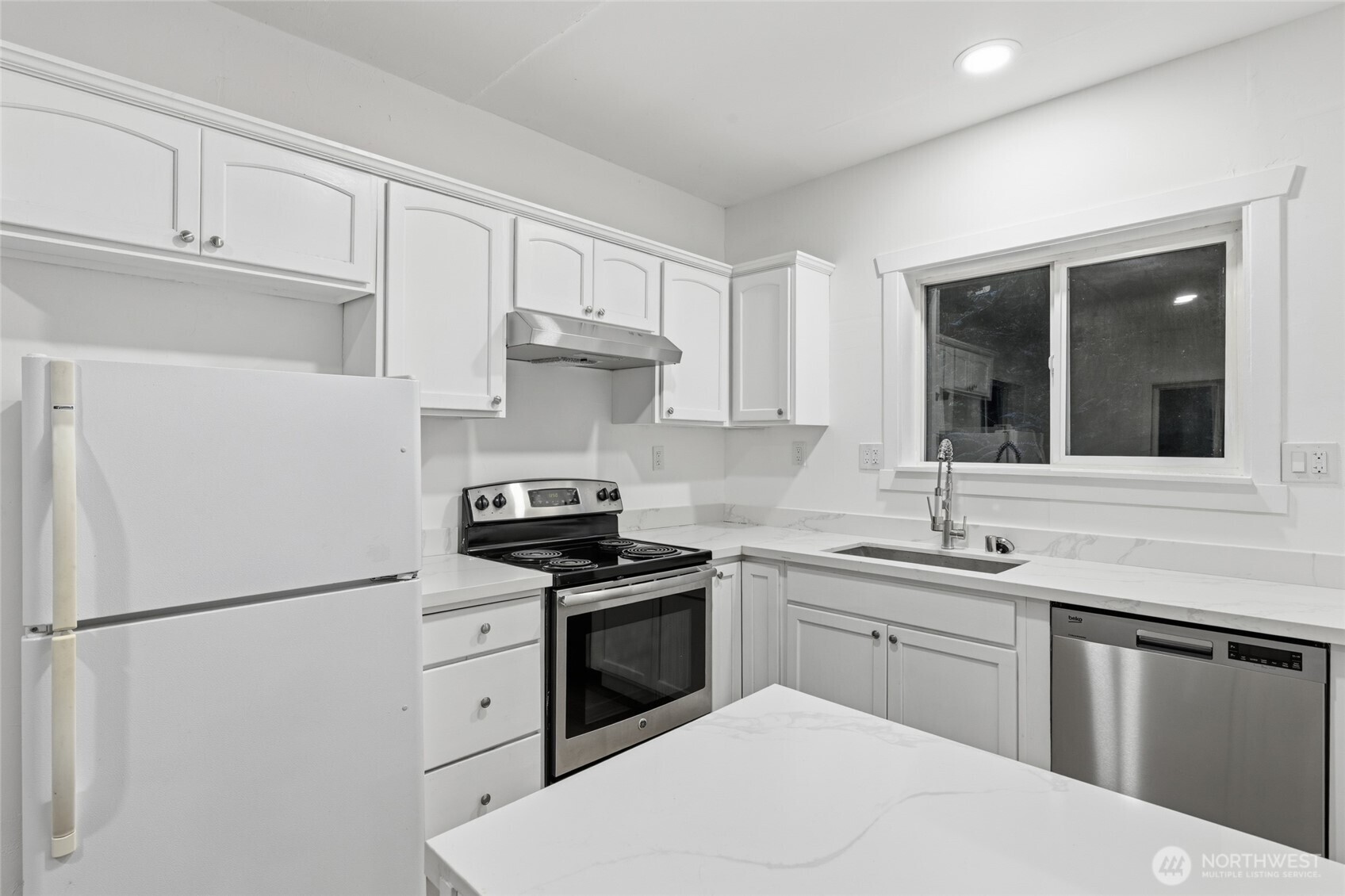 10953 N Madison Avenue Property Photo 35