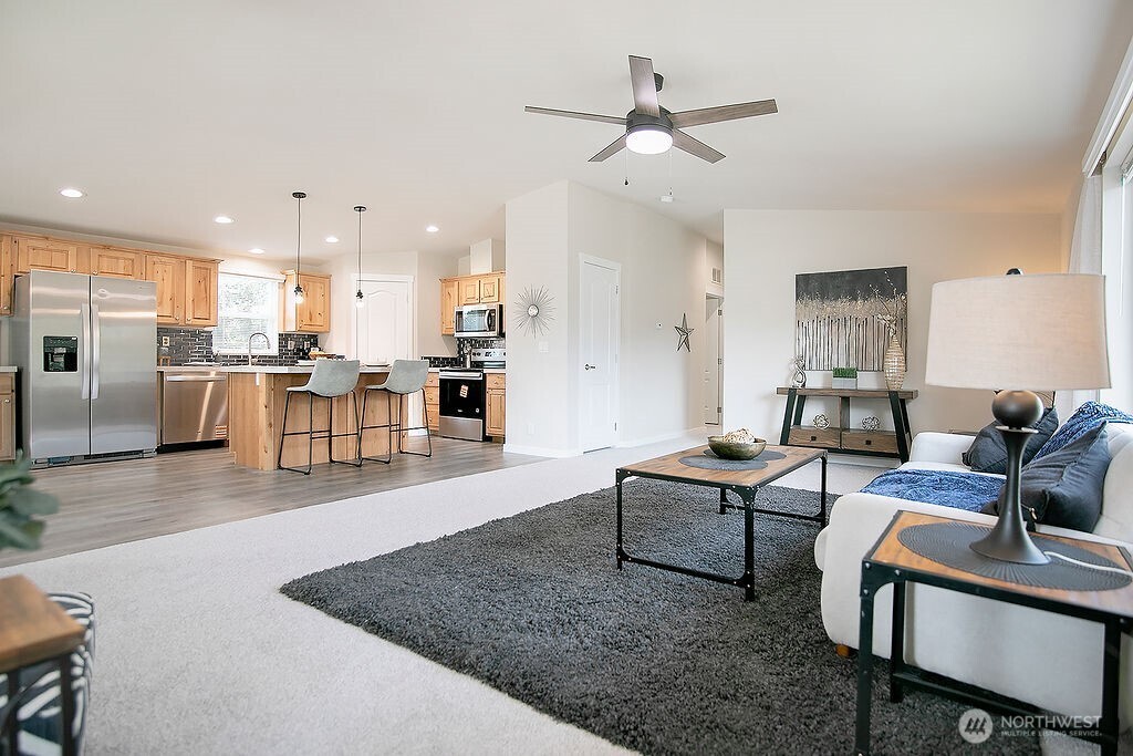 420 Pine Street Property Photo 3