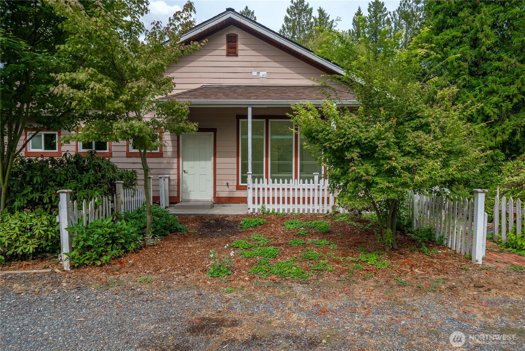 2821 Grade Road Property Photo 6
