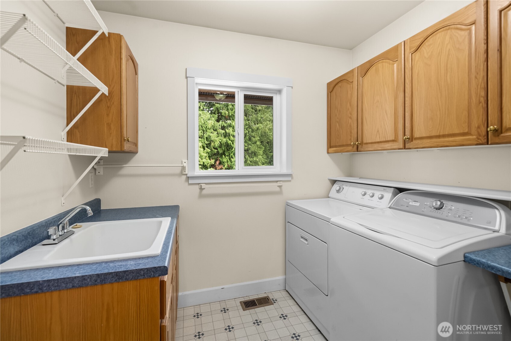 2821 Grade Road Property Photo 17