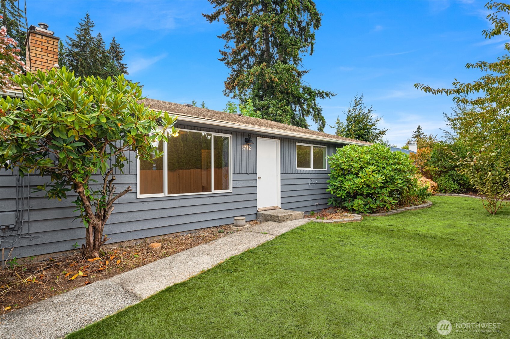 3712 S 175th Street Property Photo 4
