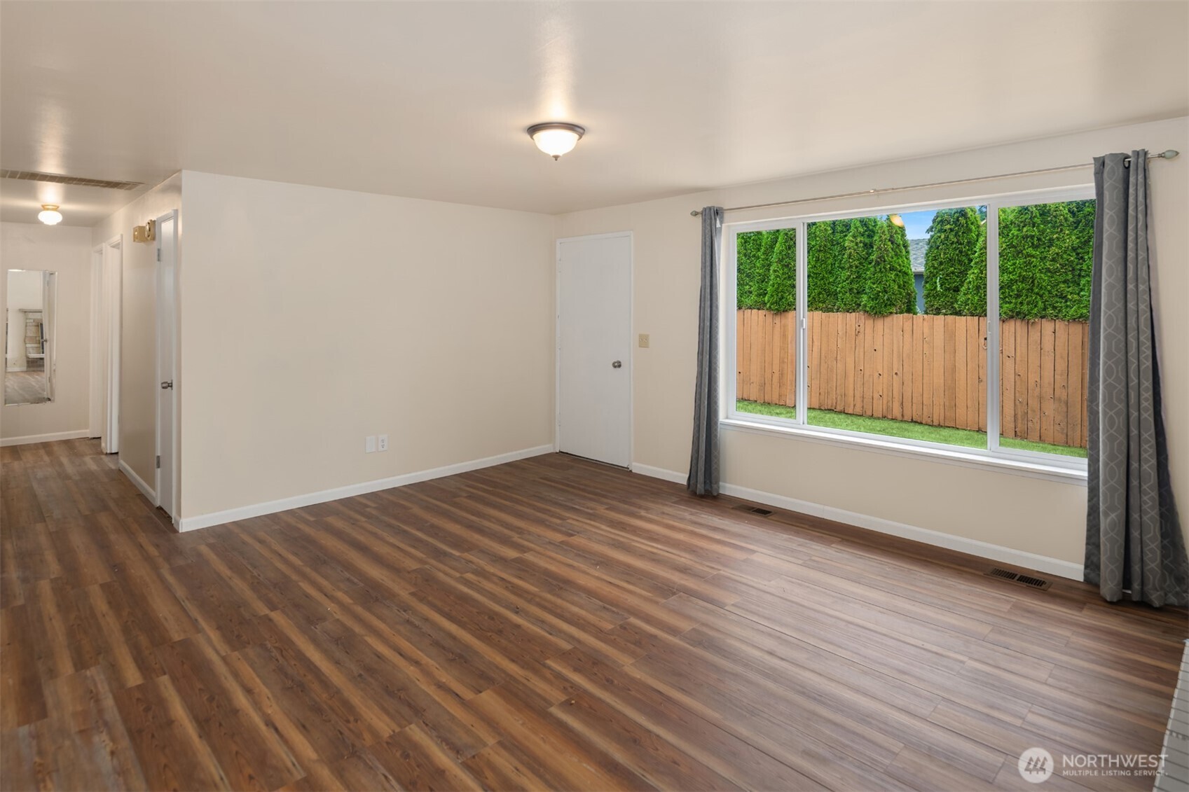 3712 S 175th Street Property Photo 5