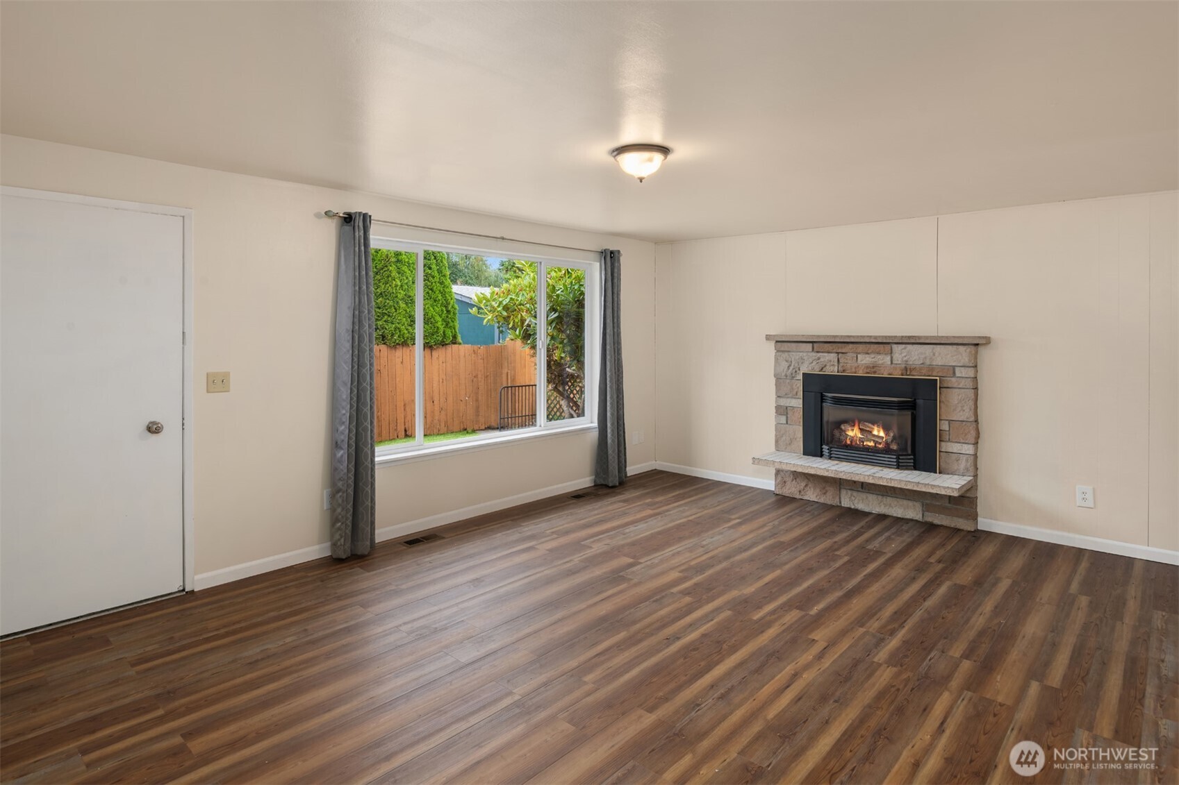 3712 S 175th Street Property Photo 6
