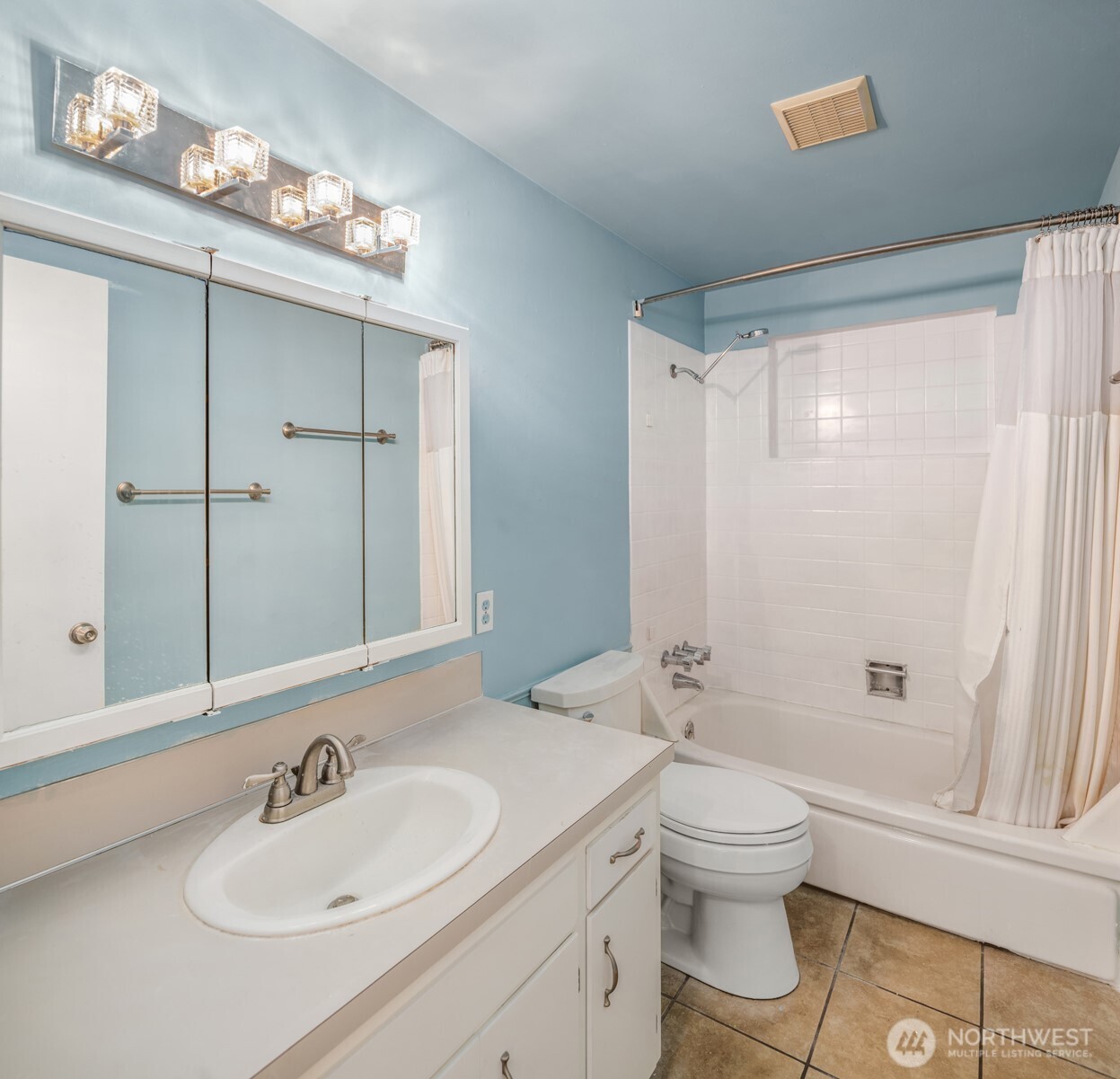 3712 S 175th Street Property Photo 18
