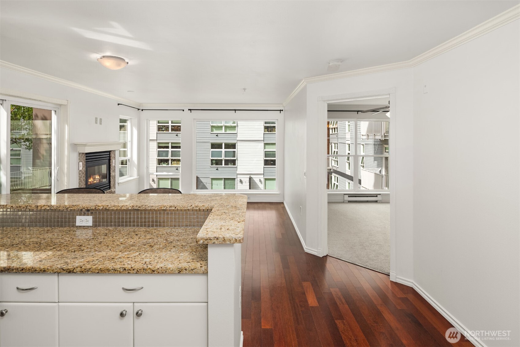 323 Queen Anne Avenue 202 Property Photo 15