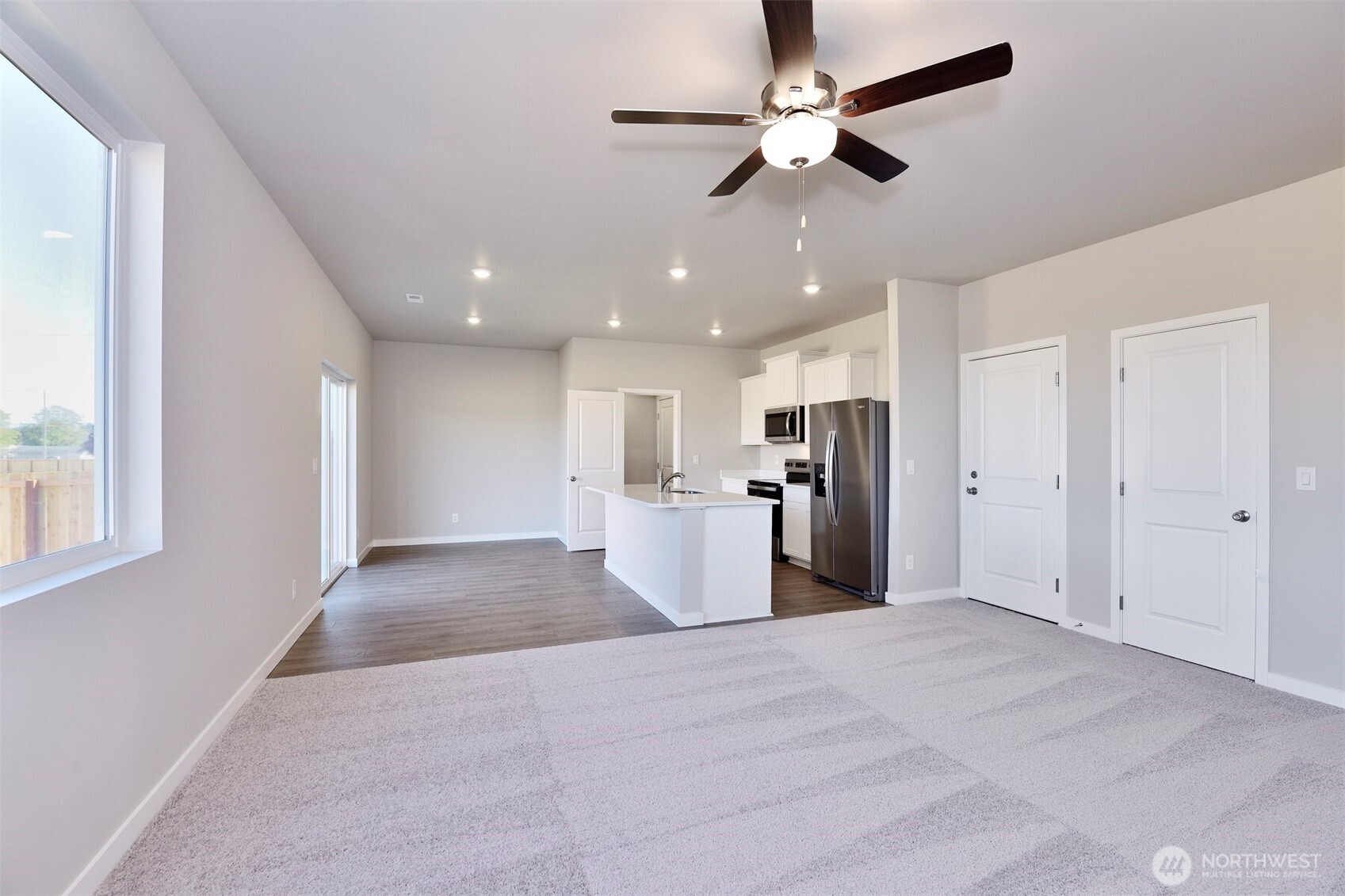 9756 Hay Street Property Photo 4
