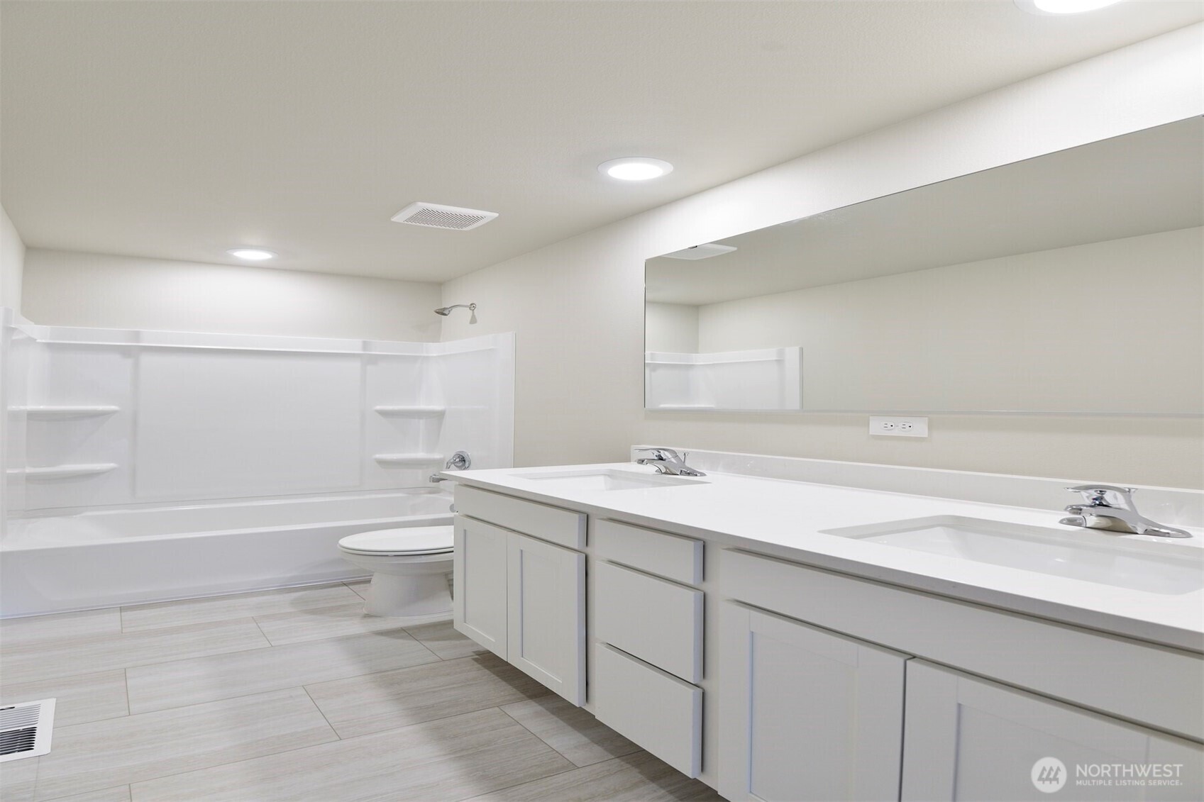 9756 Hay Street Property Photo 7
