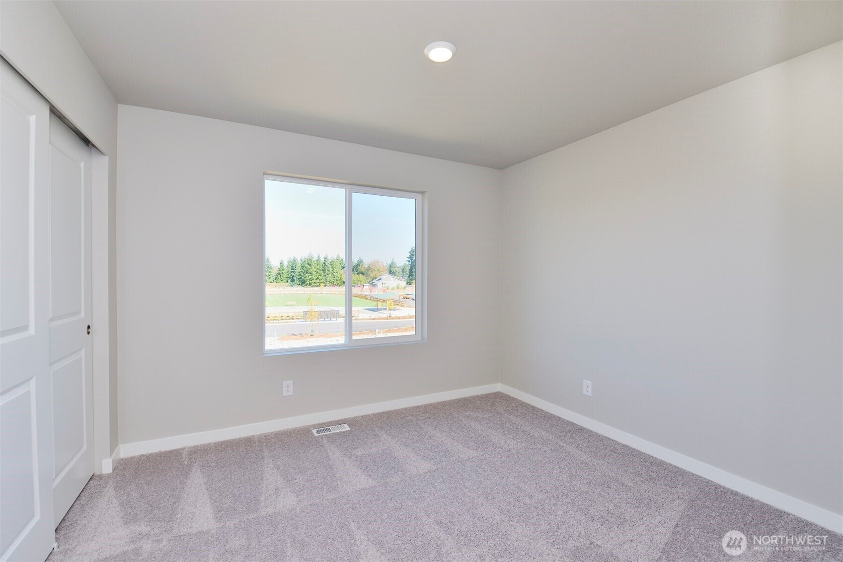 9756 Hay Street Property Photo 8