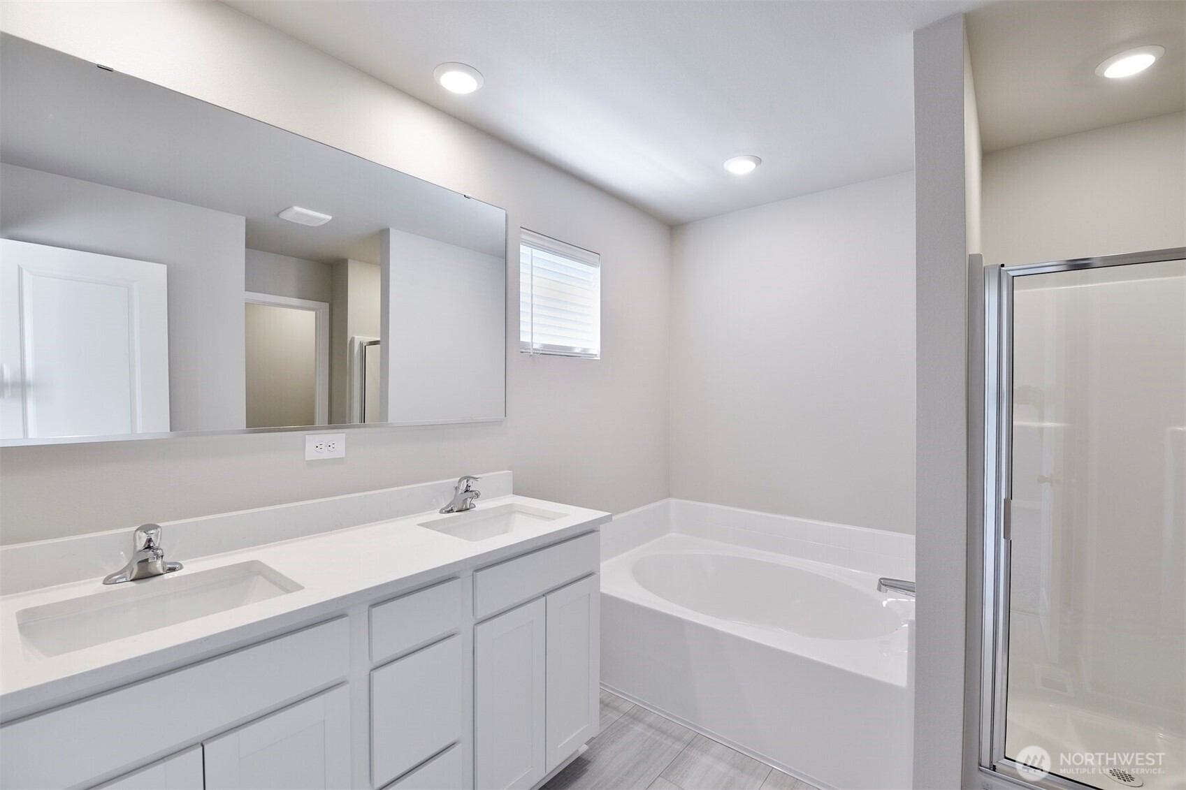 9756 Hay Street Property Photo 9