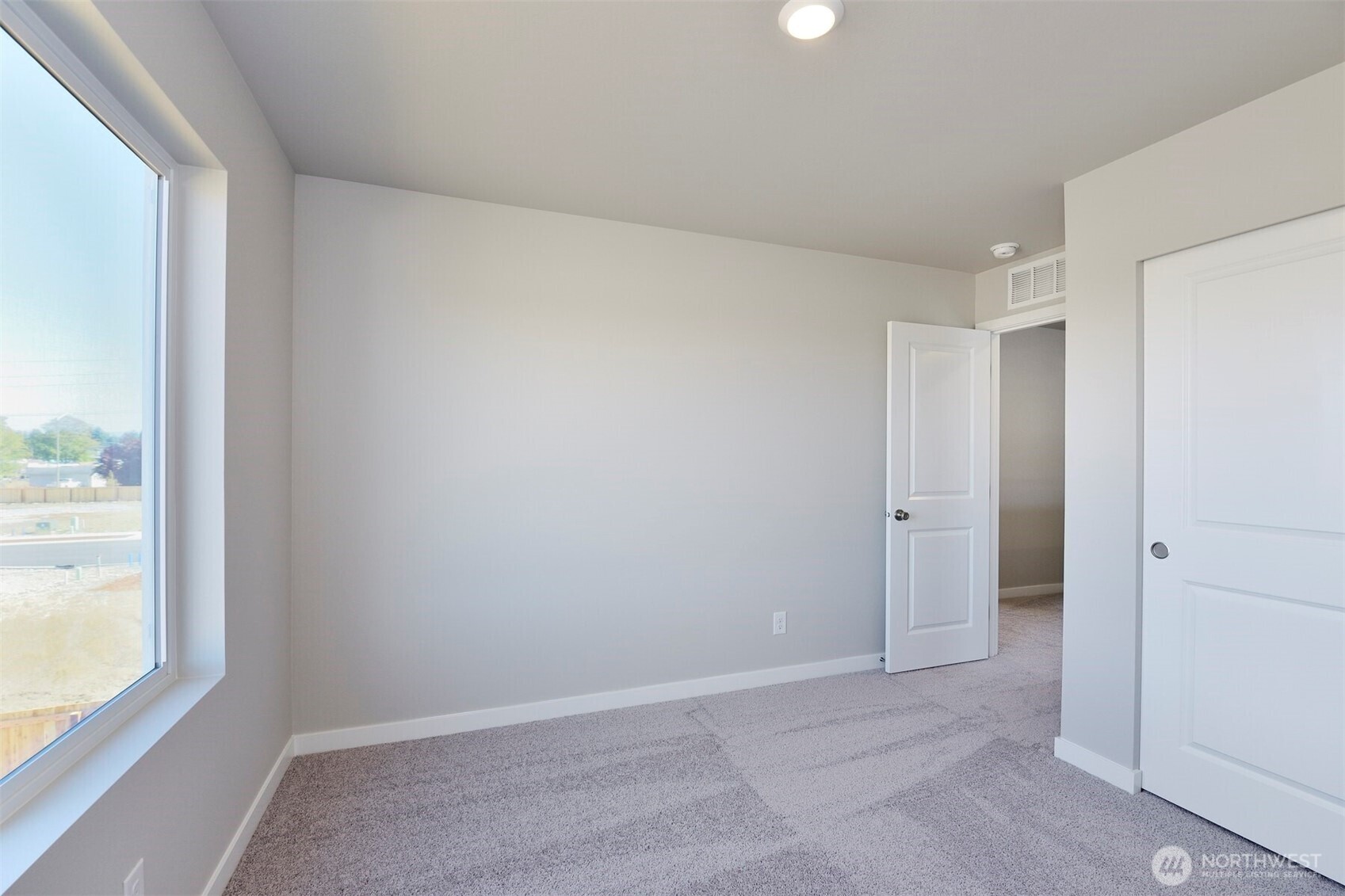9756 Hay Street Property Photo 10