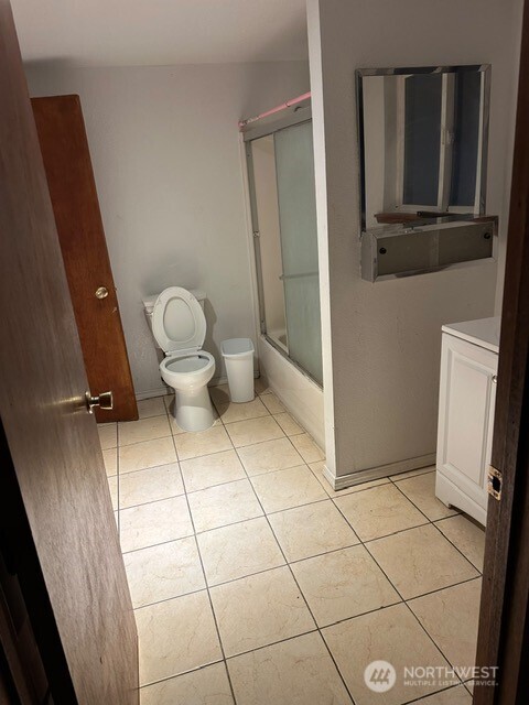 313 N G
