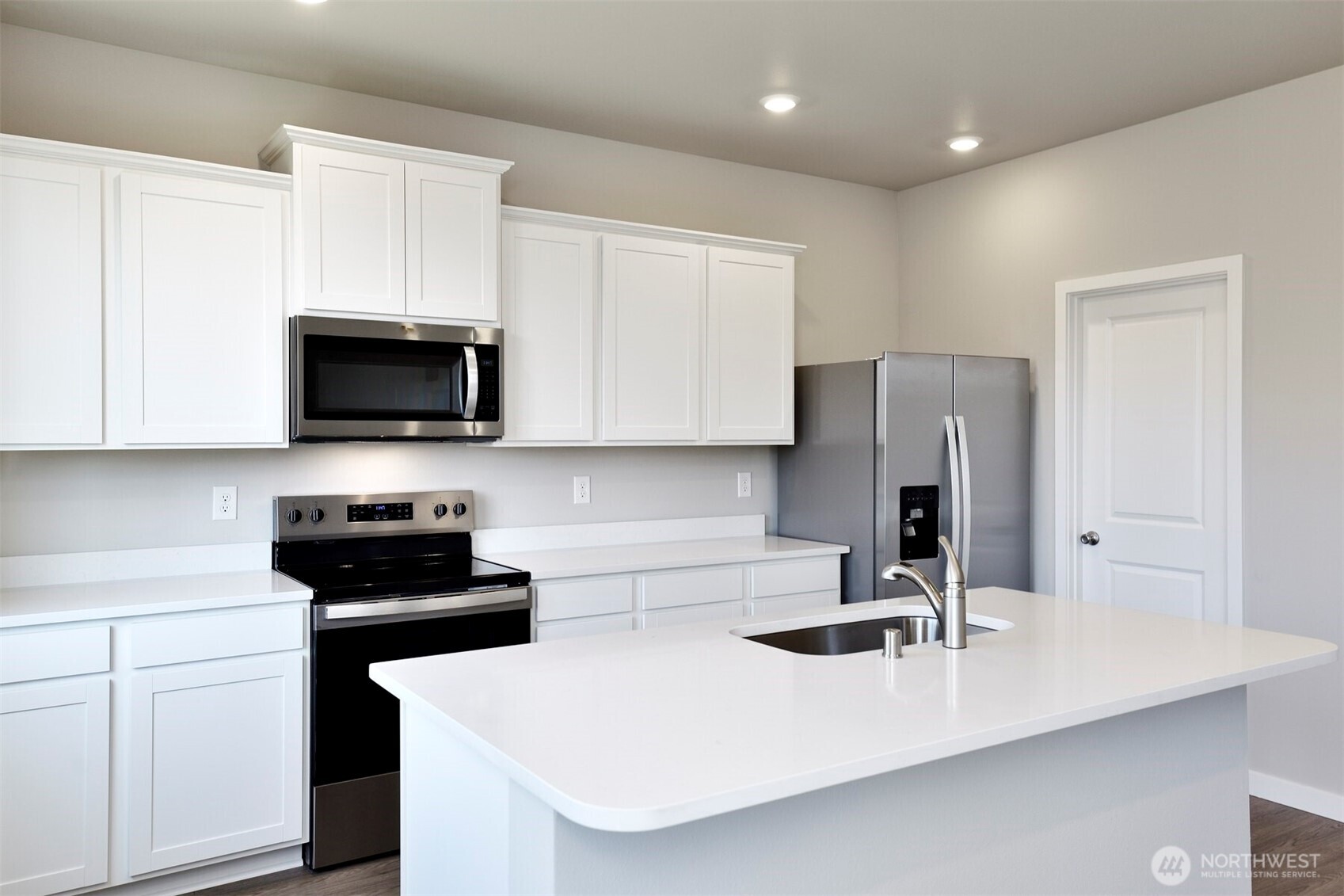 16306 Jenkins Avenue Property Photo 2