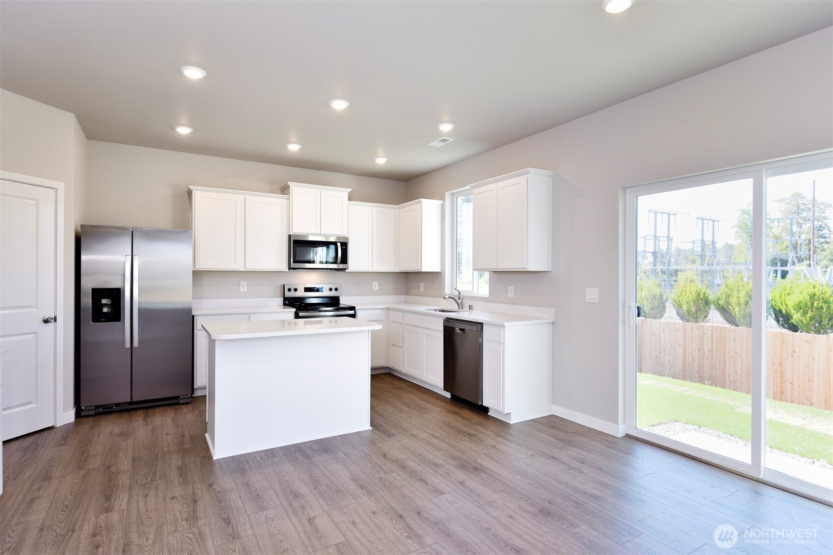 16300 Jenkins Avenue Property Photo 3