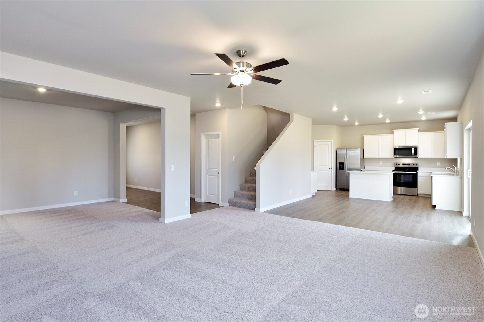 16300 Jenkins Avenue Property Photo 4