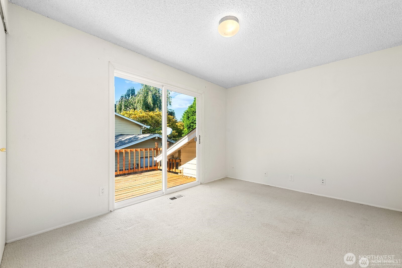 14221 Se 10th Place Property Photo 10