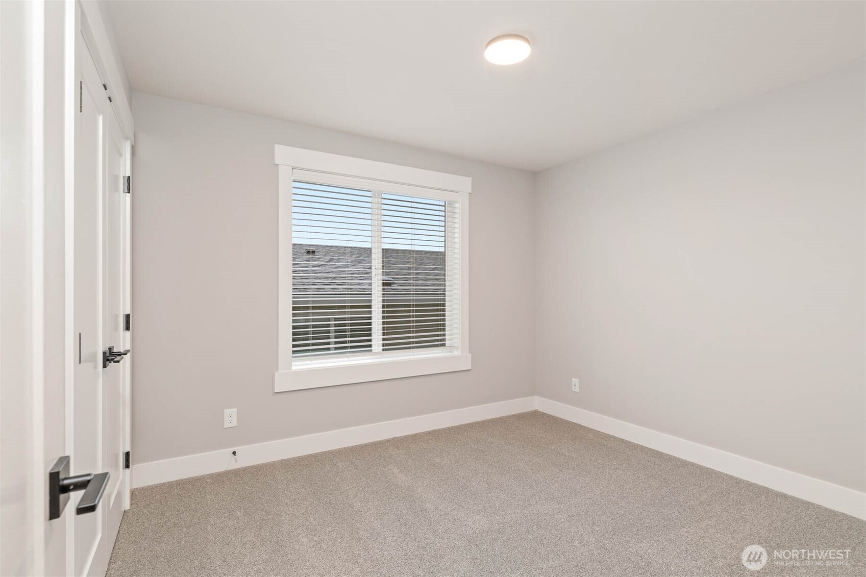 9513 38th Street Property Photo 15