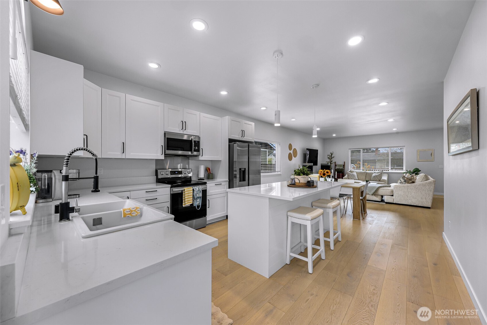 215 Puget Street Property Photo 13