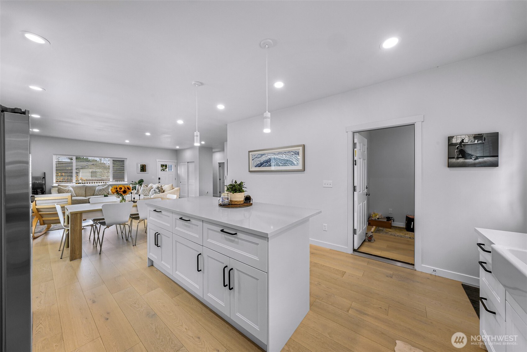 215 Puget Street Property Photo 14