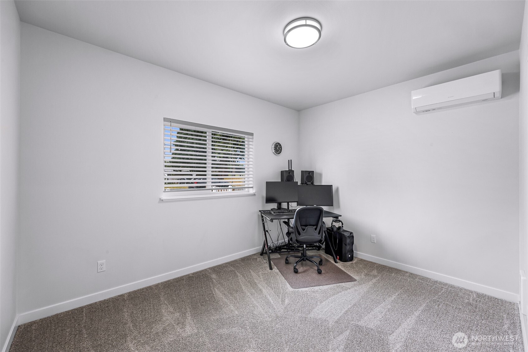 215 Puget Street Property Photo 22