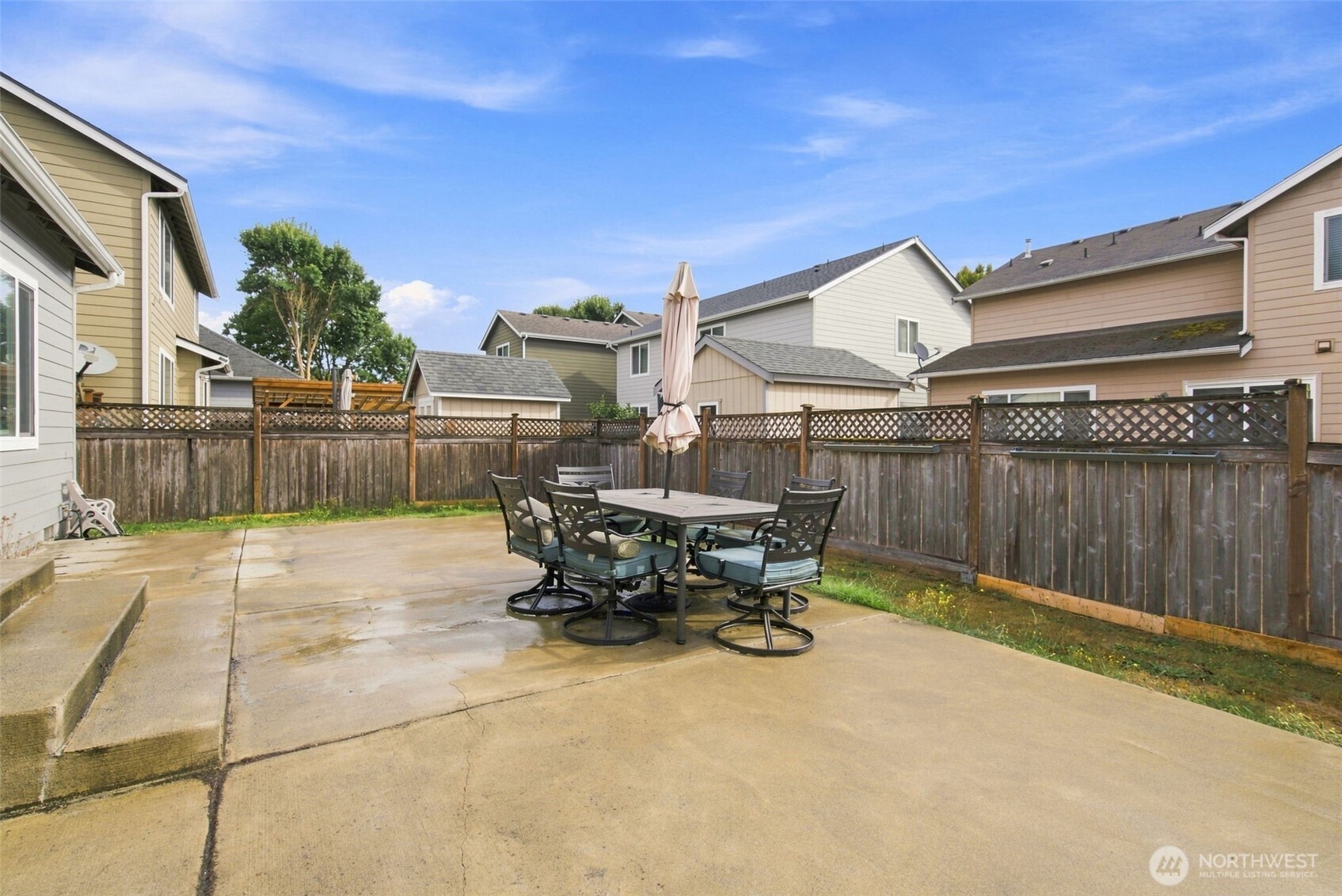 7024 Axis Street Property Photo 2