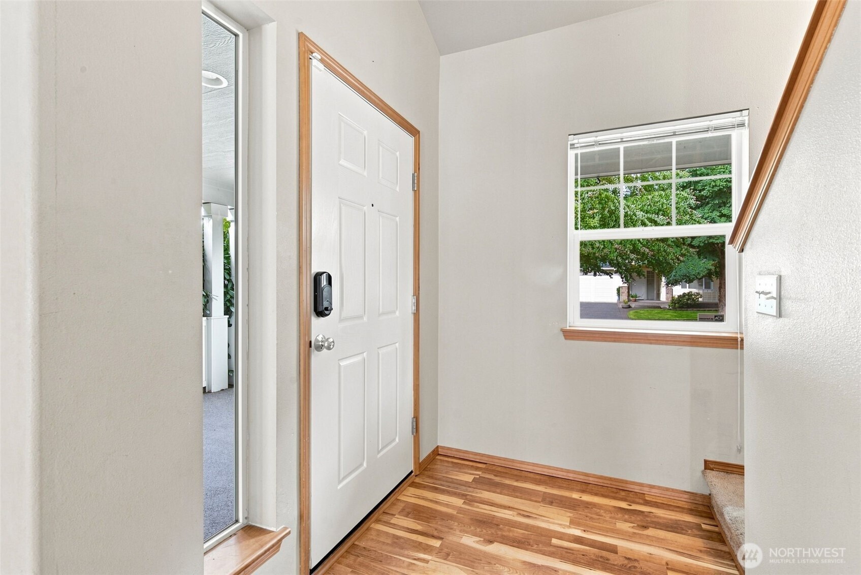 7024 Axis Street Property Photo 4