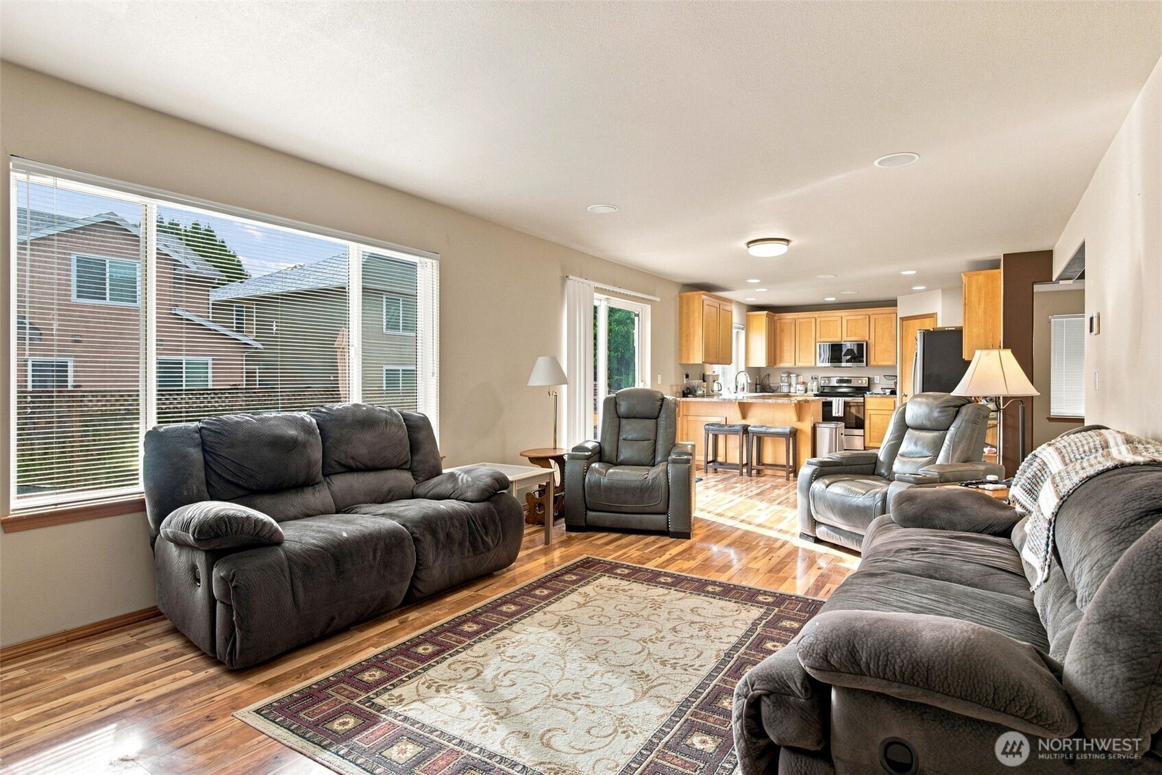 7024 Axis Street Property Photo 7