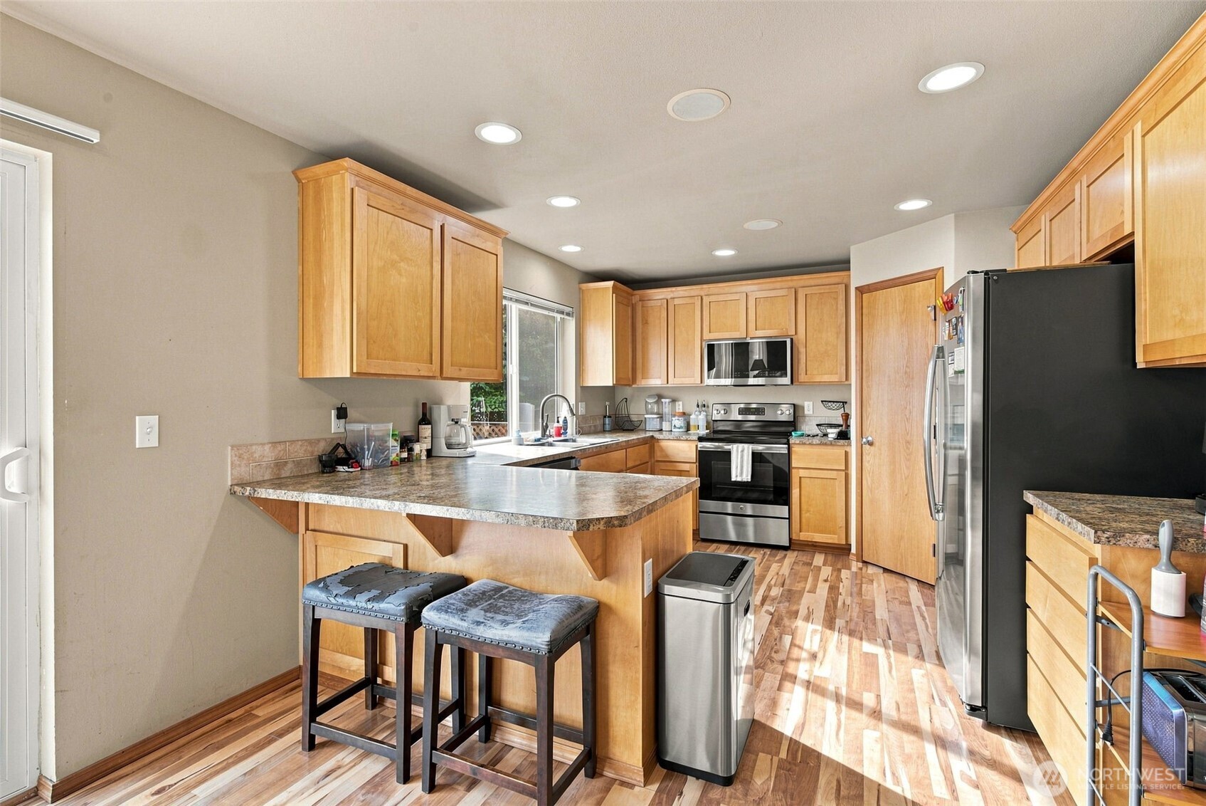 7024 Axis Street Property Photo 10