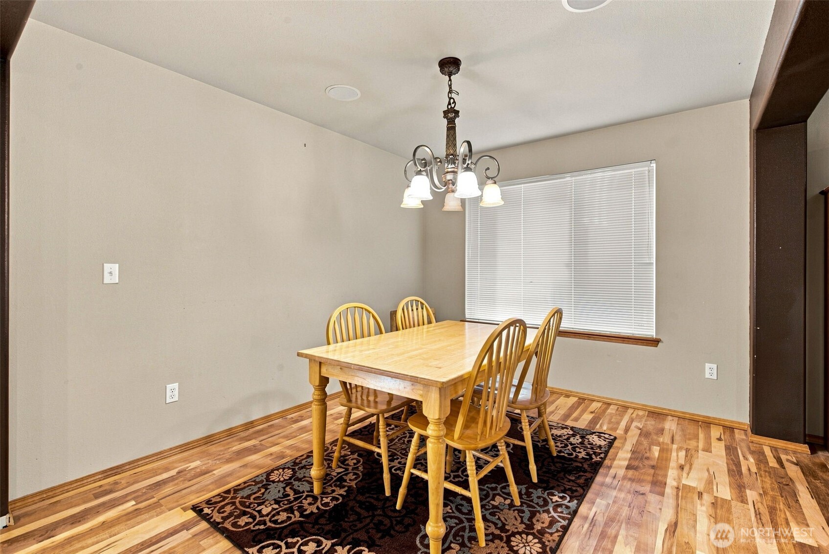 7024 Axis Street Property Photo 12