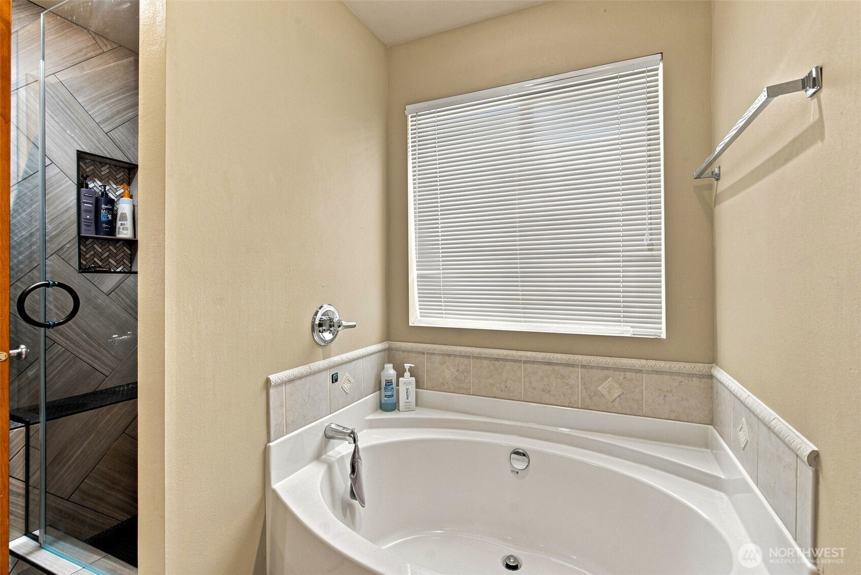 7024 Axis Street Property Photo 16
