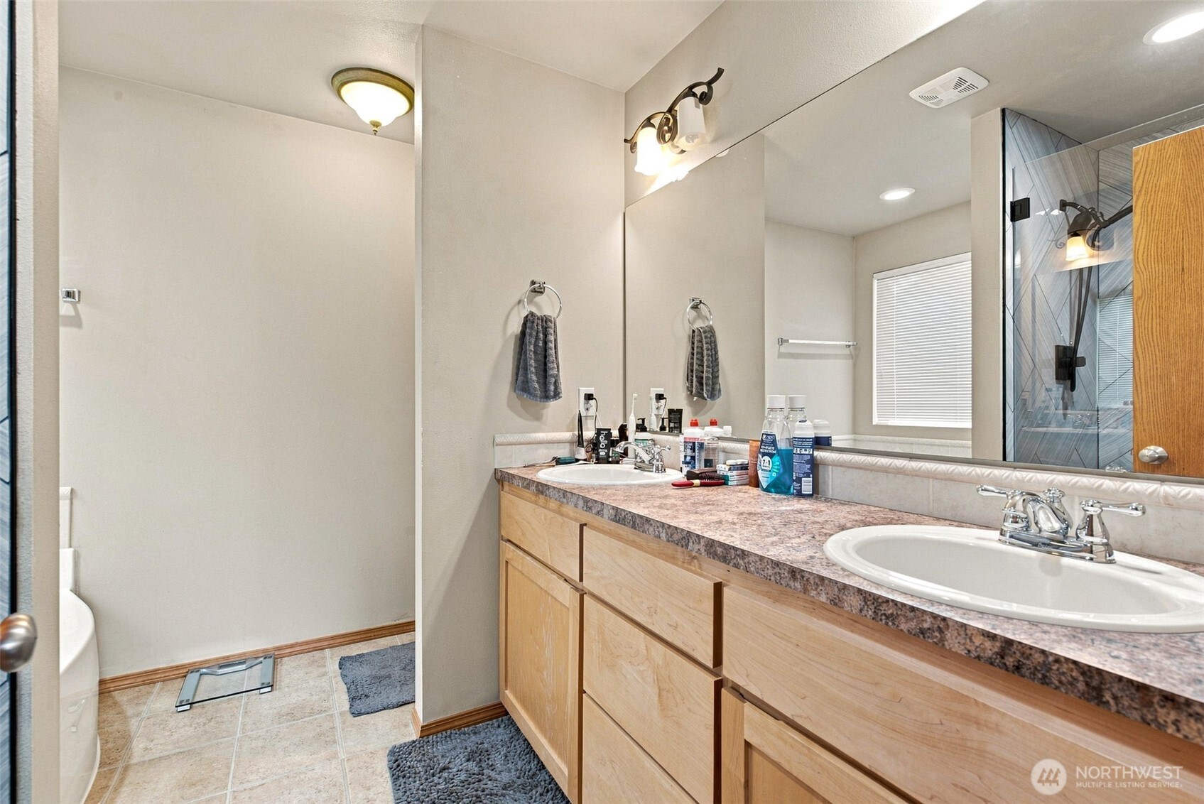 7024 Axis Street Property Photo 17